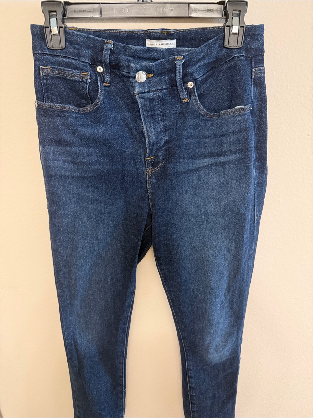 Good American Skinny Jeans in Dark Blue Indigo